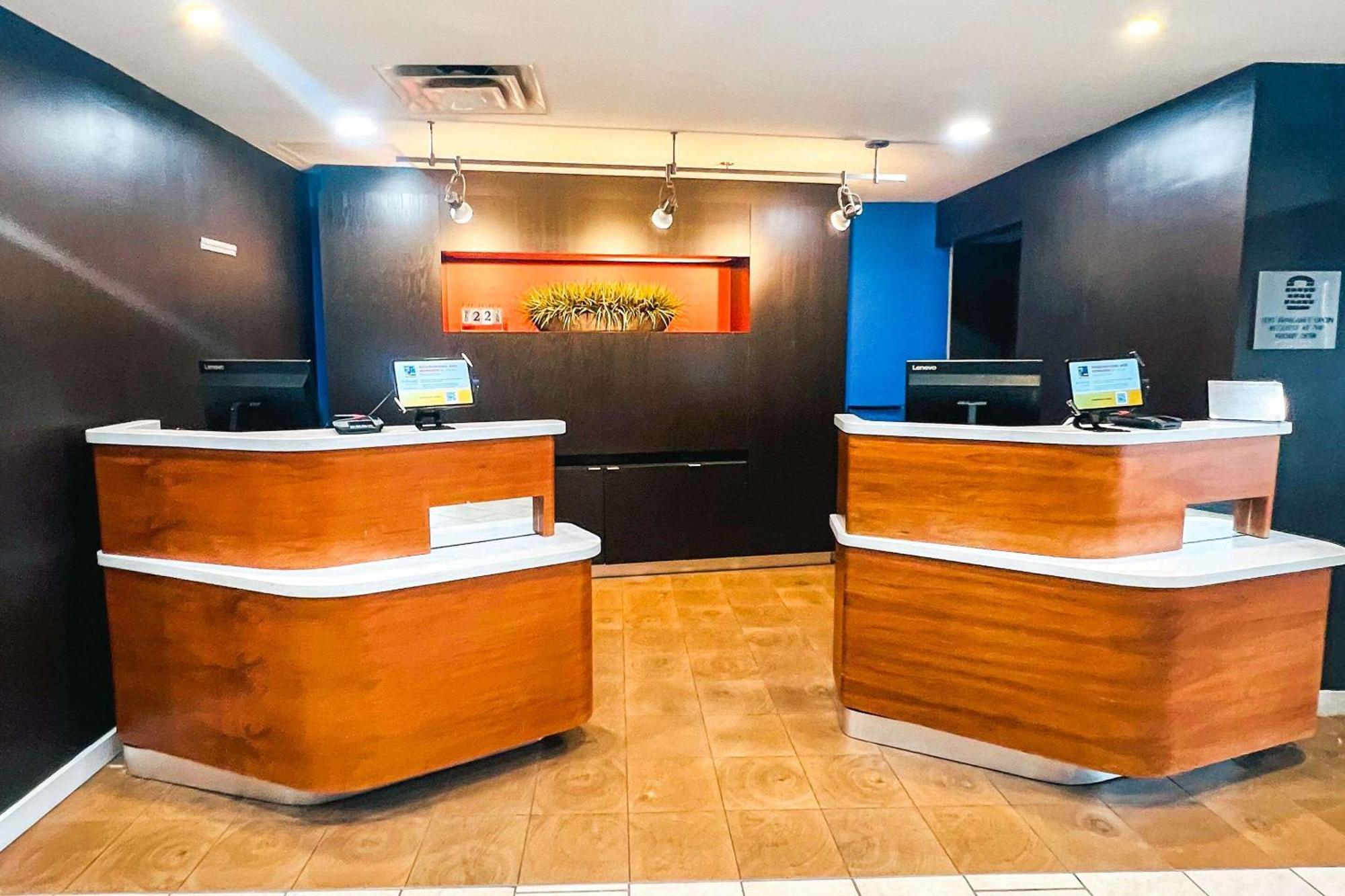 哥伦布蒂普顿湖万怡酒店 外观 照片